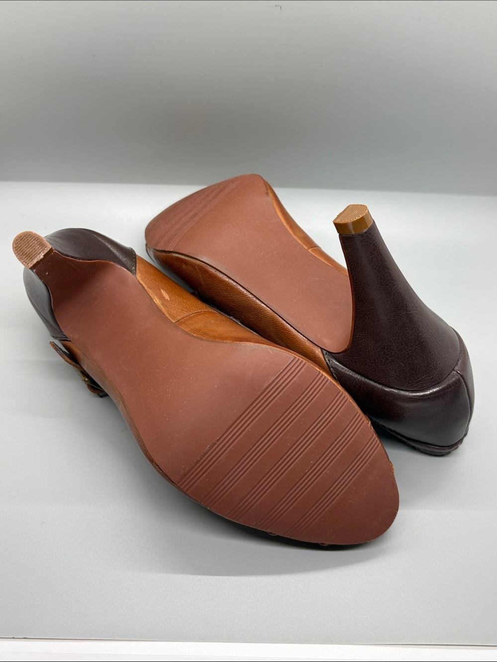 Crown Vintage Two-Tone Tan and Dark Brown Mary Jane Heels - Picture 5 of 11